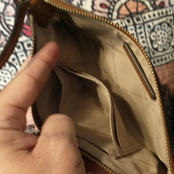 Michael Kors Wristlet. Brown wristlet. - JORDAN - Picture 3 of 3